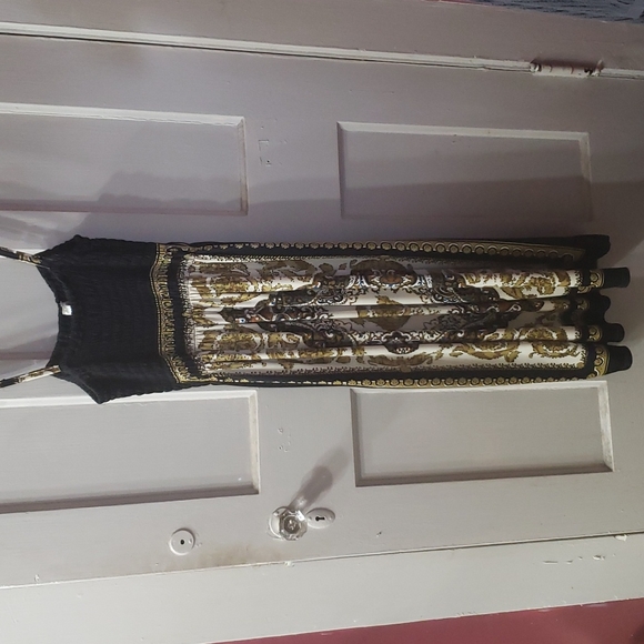 Mid length sun dress, - Picture 2 of 4